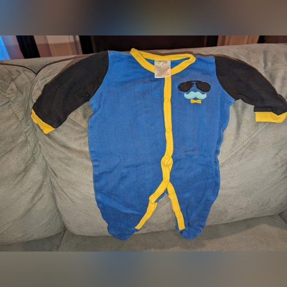 Baby Gear Sleeper Size 0-3 Months Used, Great Condition - Picture 1 of 1